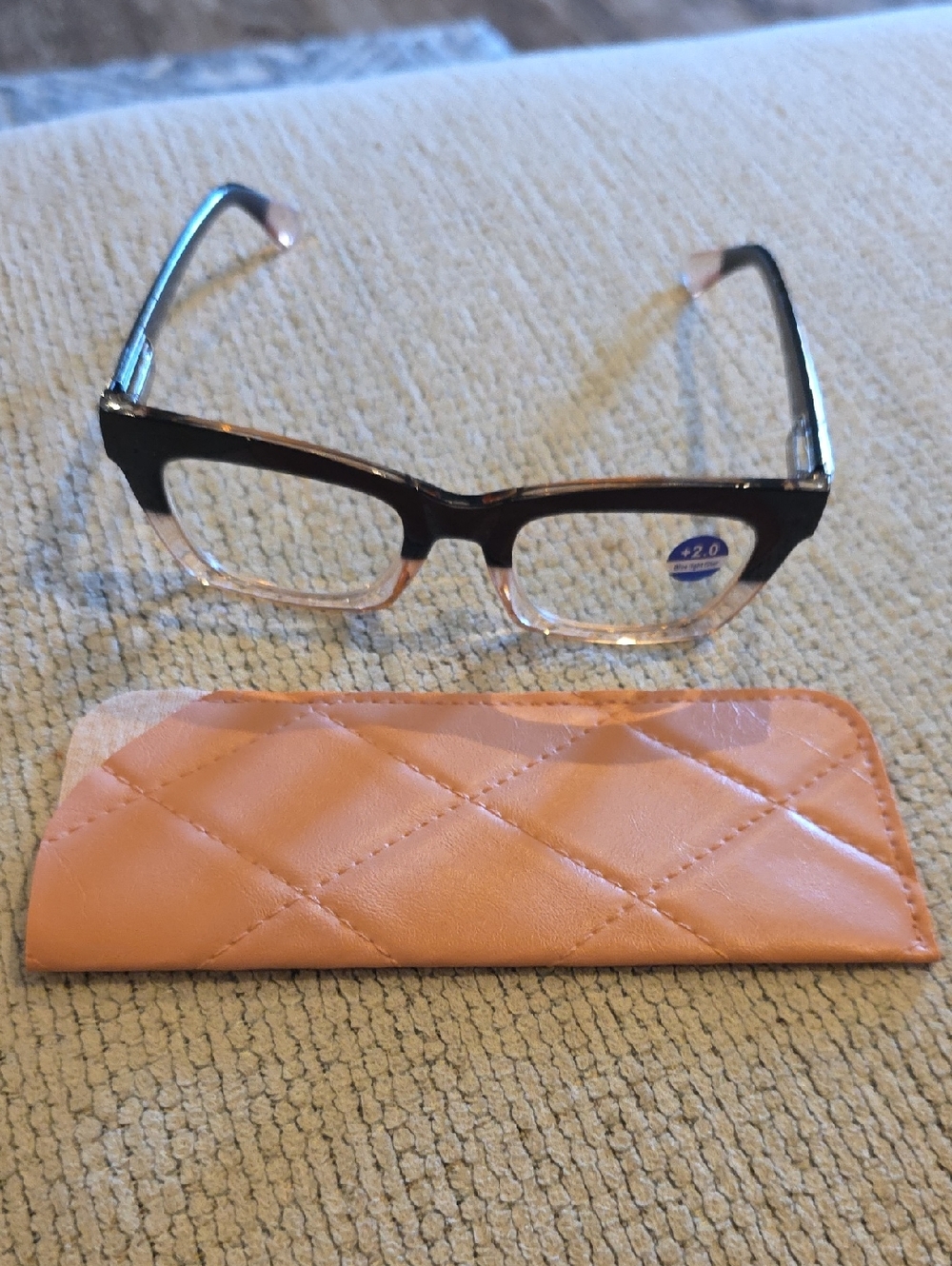 Black to Clear Gradient Reading Glasses + Pink Quilted Case
